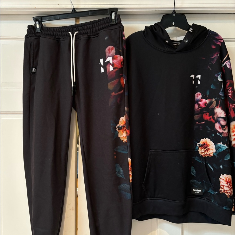 Floral design sweatsuit